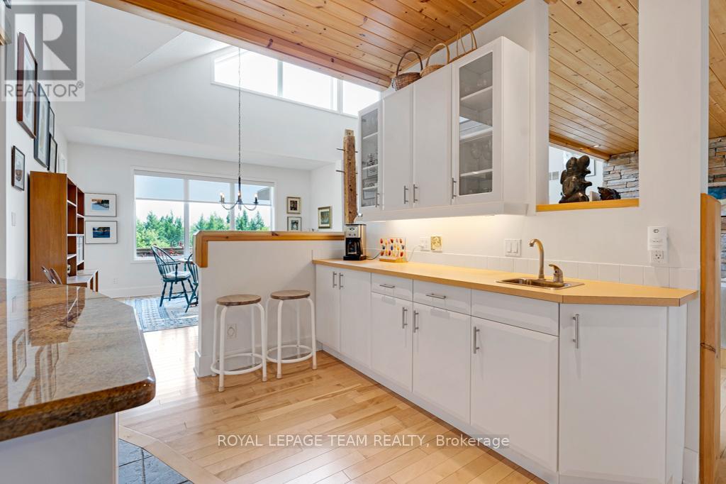 4636 Donnelly Drive, Ottawa, Ontario  K0G 1N0 - Photo 9 - X12318487