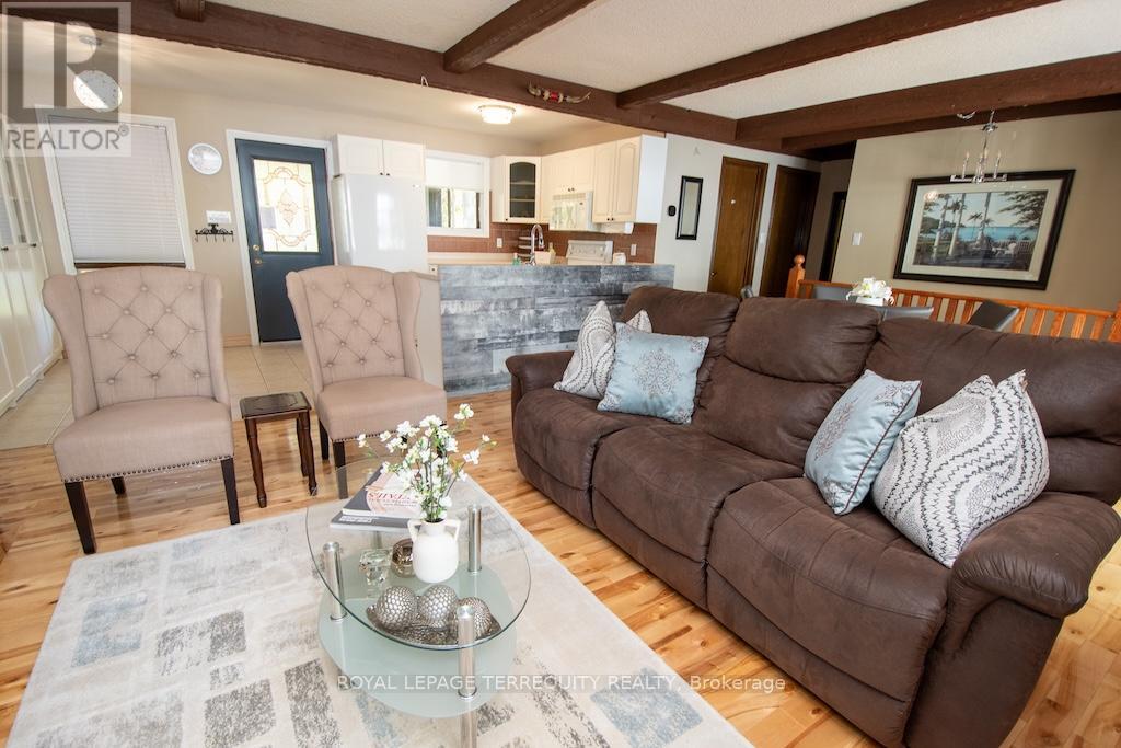 31 Alpine Street, Kawartha Lakes, Ontario  K9V 4R1 - Photo 13 - X12318445