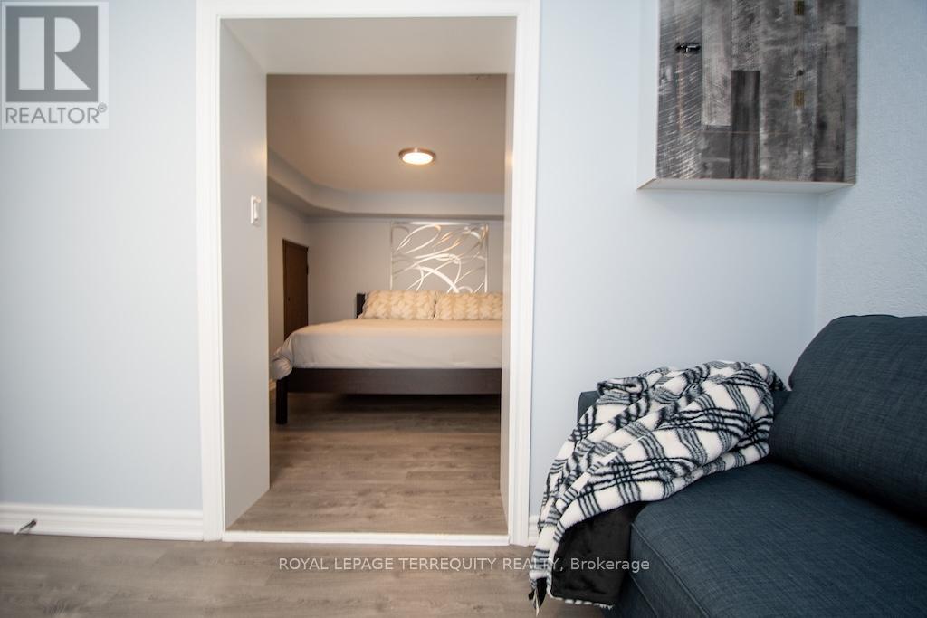 31 Alpine Street, Kawartha Lakes, Ontario  K9V 4R1 - Photo 37 - X12318445