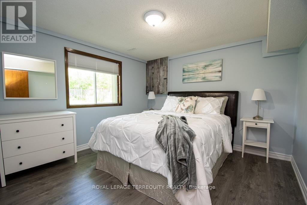 31 Alpine Street, Kawartha Lakes, Ontario  K9V 4R1 - Photo 42 - X12318445