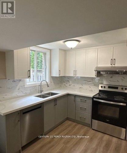 1115 Ridgewood Court, Pickering, Ontario  L1V 6M1 - Photo 6 - E12316335