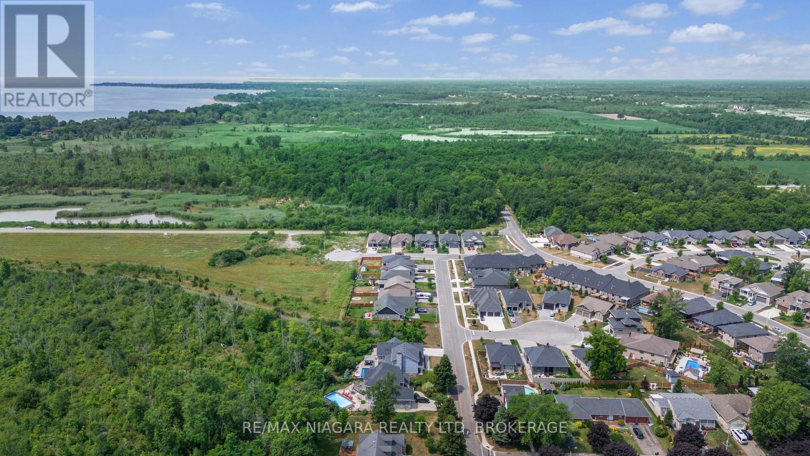 Property at 254 LANCASTER DRIVE image 4