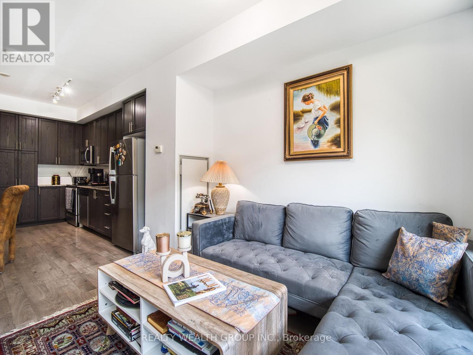 610 - 3091 Dufferin Street, Toronto (Yorkdale-Glen Park), Ontario  M6A 0C4 - Photo 3 - W12231164