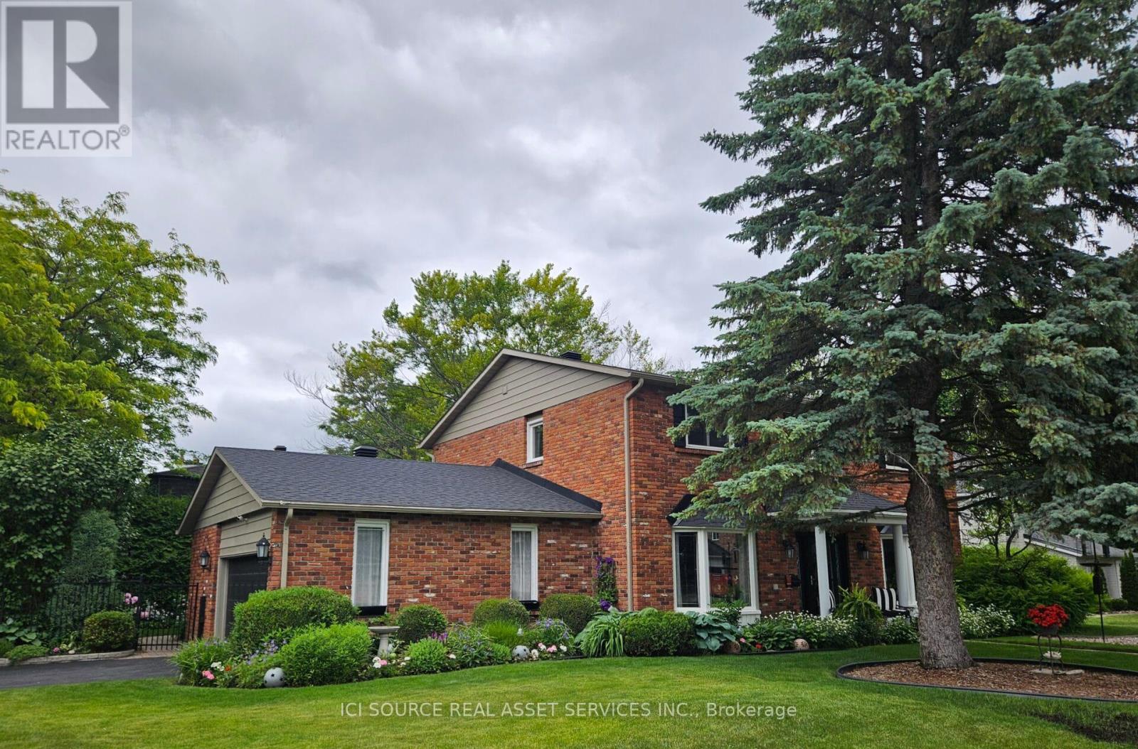 Property at 1 ERINLEA COURT image 3