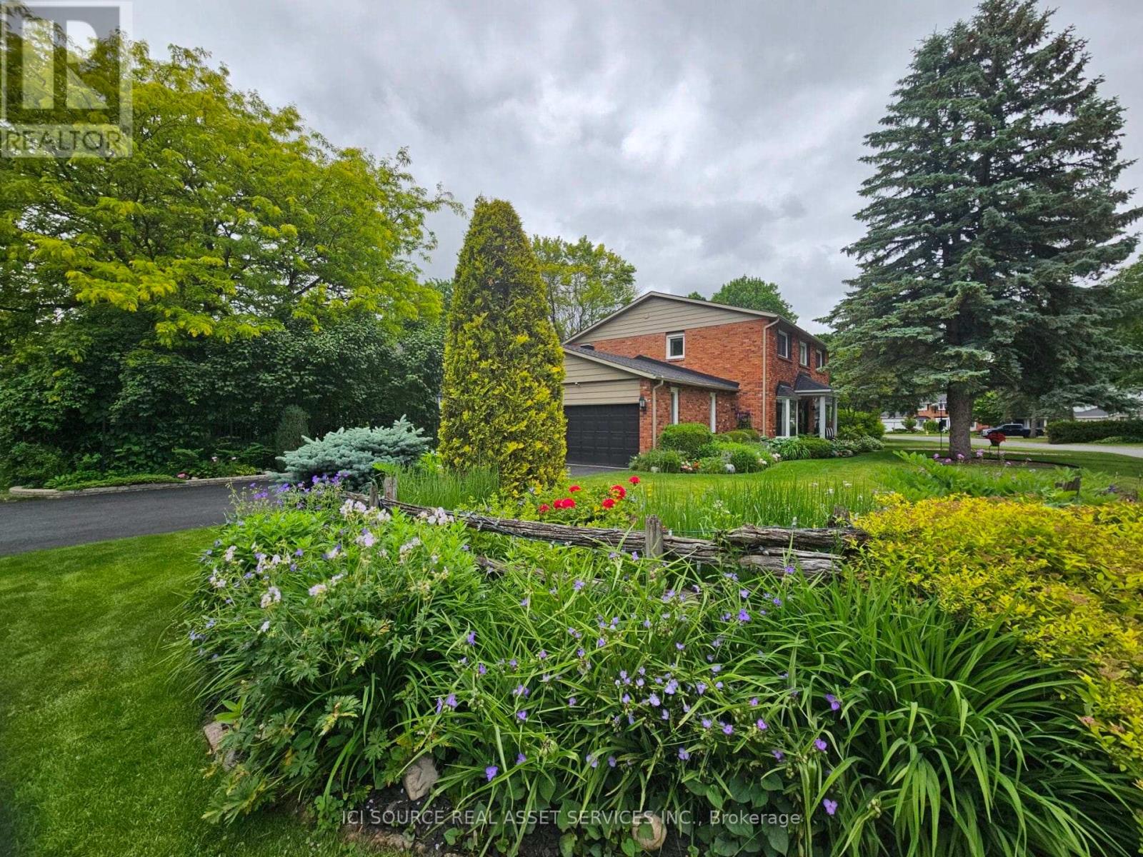Property at 1 ERINLEA COURT image 4