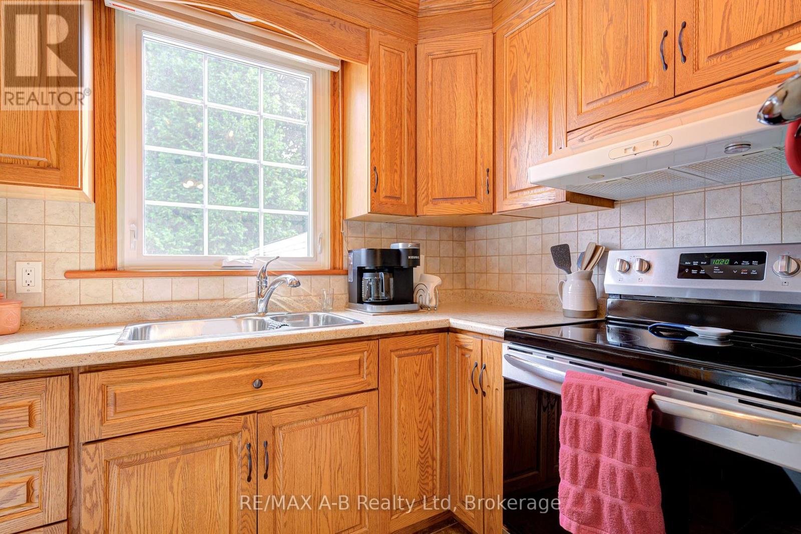 451 Downie Street, Stratford, Ontario  N5A 1X8 - Photo 14 - X12318521