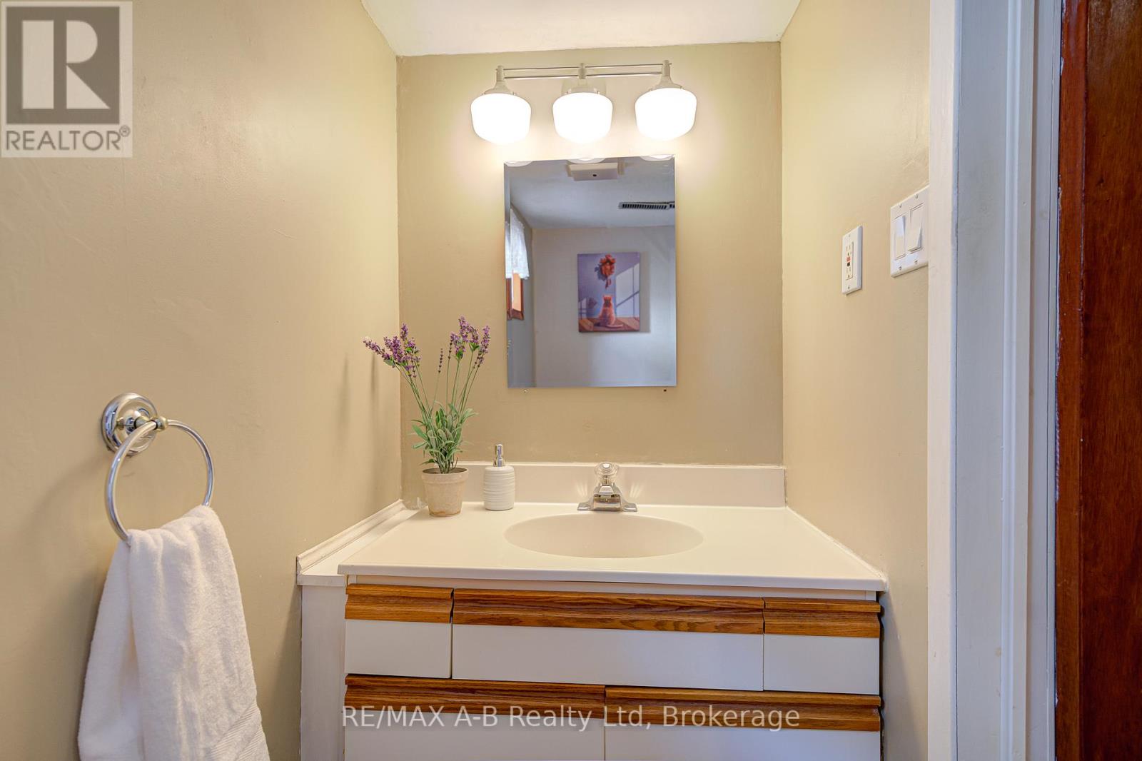 451 Downie Street, Stratford, Ontario  N5A 1X8 - Photo 34 - X12318521