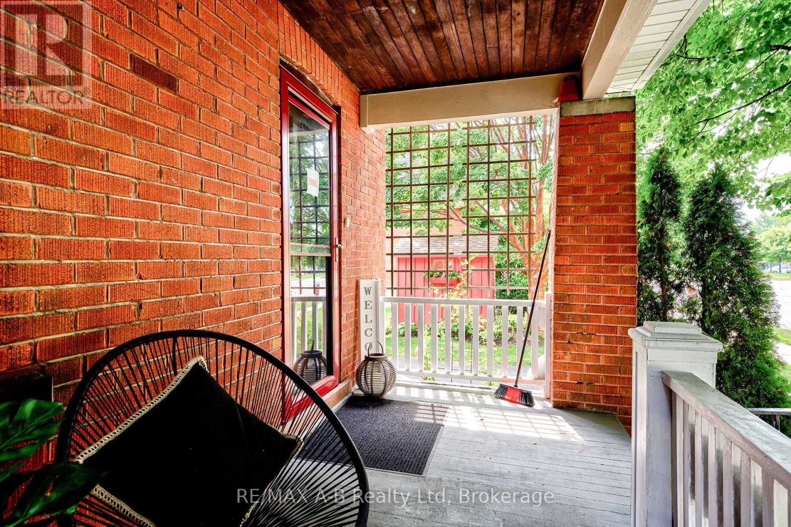 451 Downie Street, Stratford, Ontario  N5A 1X8 - Photo 5 - X12318521