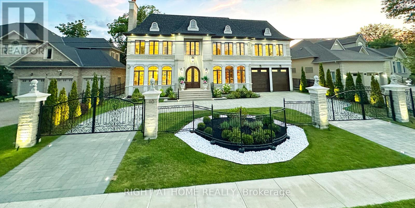 Property at 10 YONGEVIEW AVENUE image 1