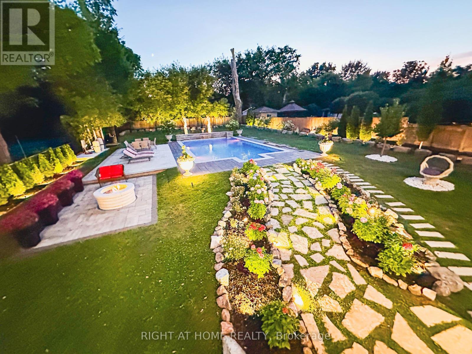 Property at 10 YONGEVIEW AVENUE image 4
