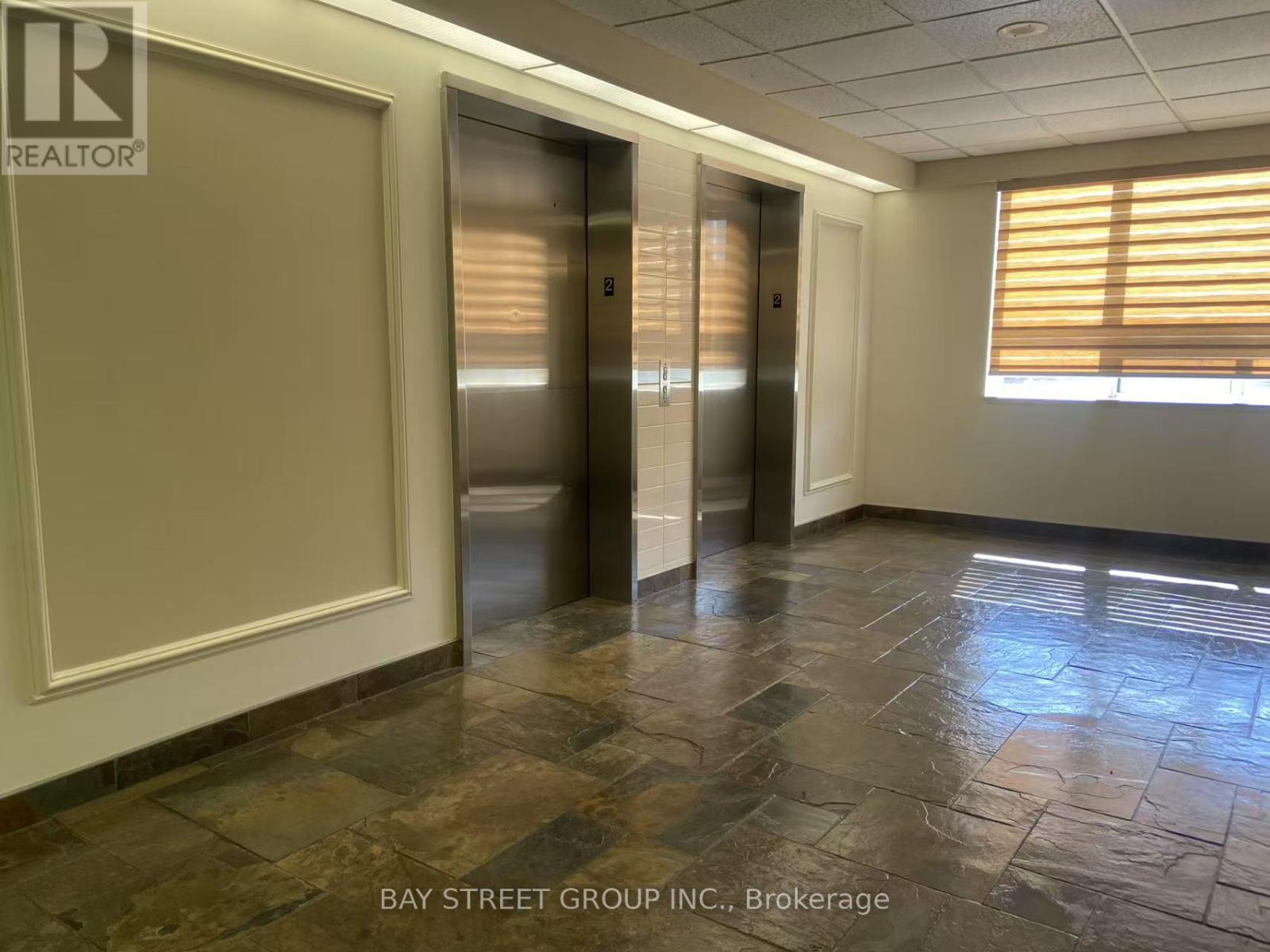 212 - 7378 Yonge Street, Vaughan, Ontario  L4J 8J1 - Photo 11 - N12318505
