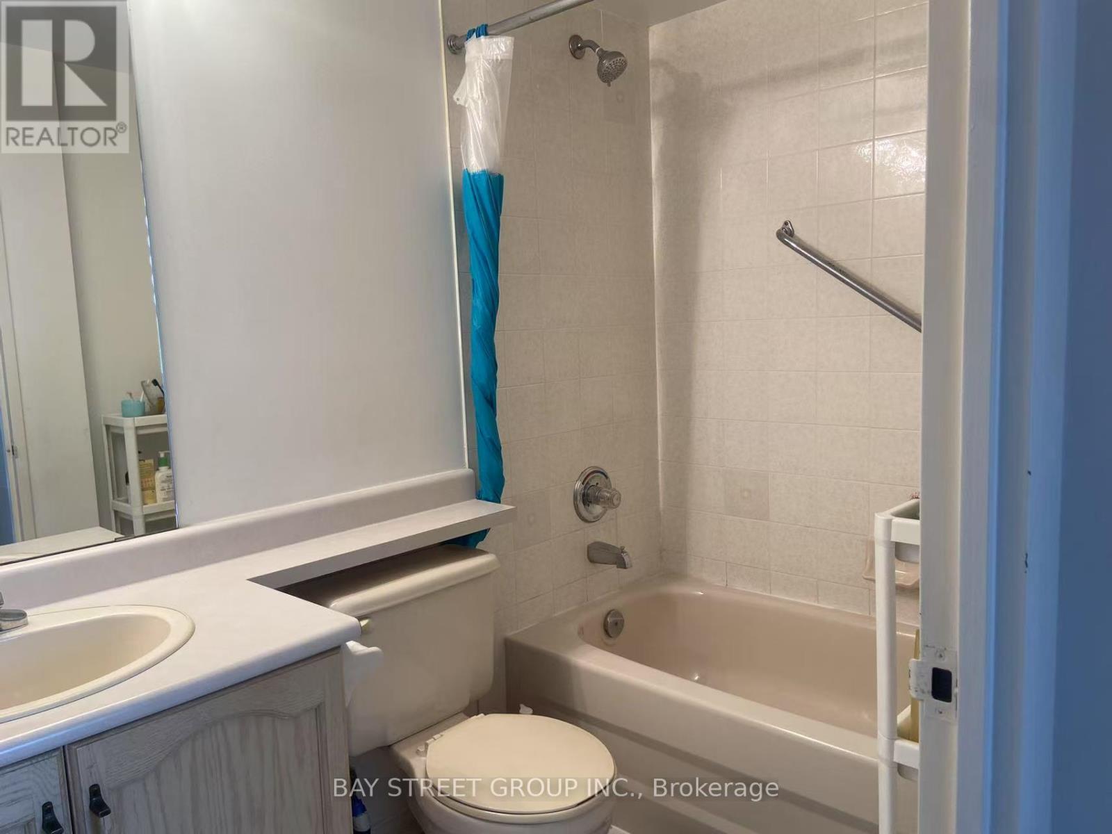 212 - 7378 Yonge Street, Vaughan, Ontario  L4J 8J1 - Photo 13 - N12318505