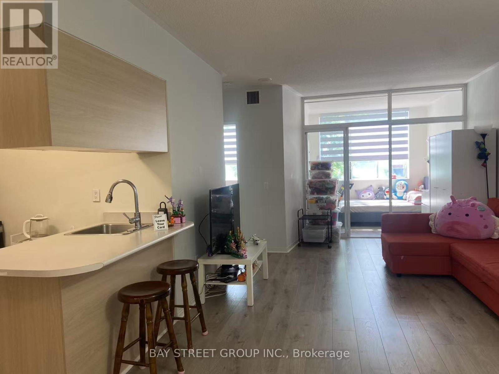 212 - 7378 Yonge Street, Vaughan, Ontario  L4J 8J1 - Photo 6 - N12318505