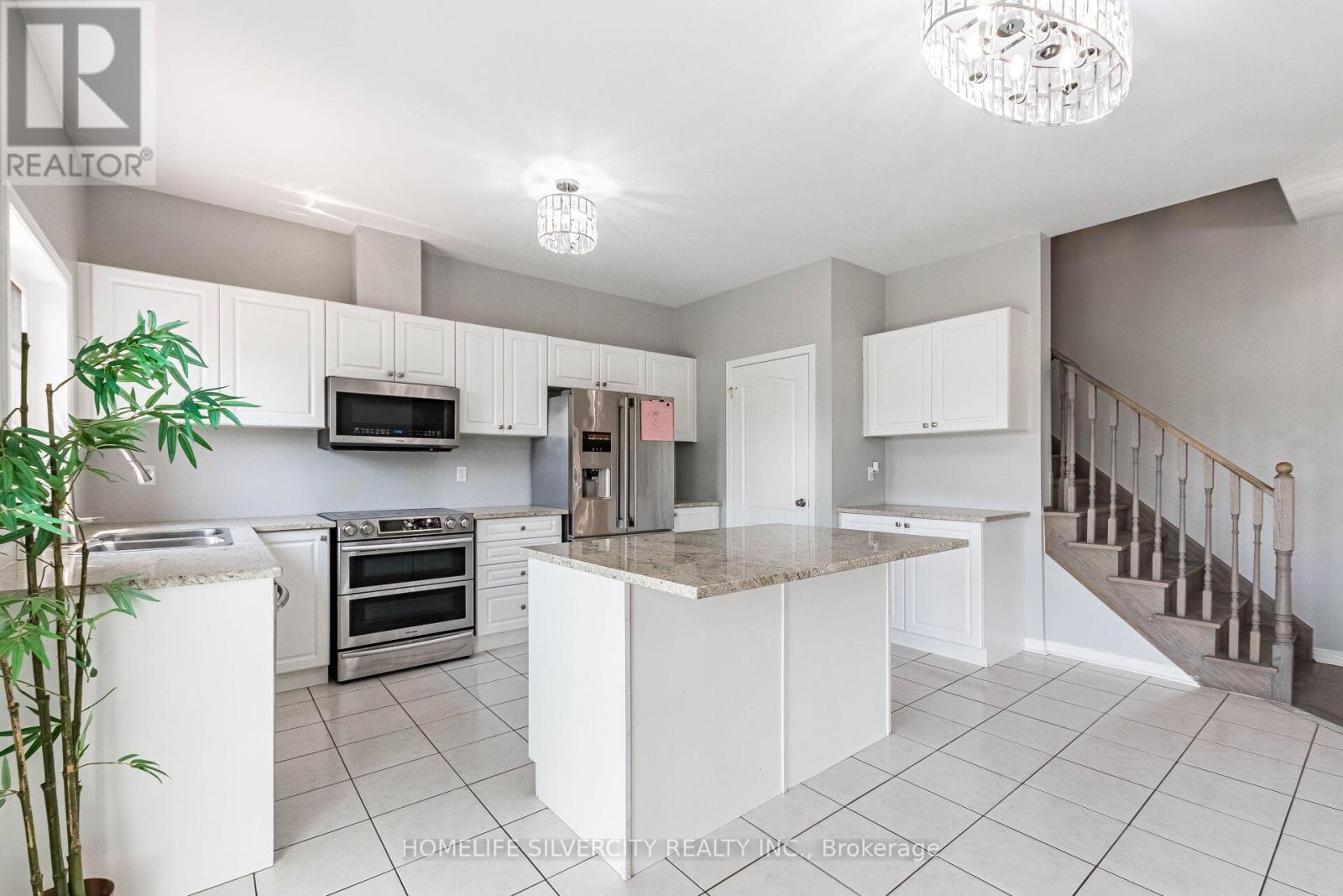 42 Cookview Drive, Brampton, Ontario  L6R 3T6 - Photo 12 - W12318515
