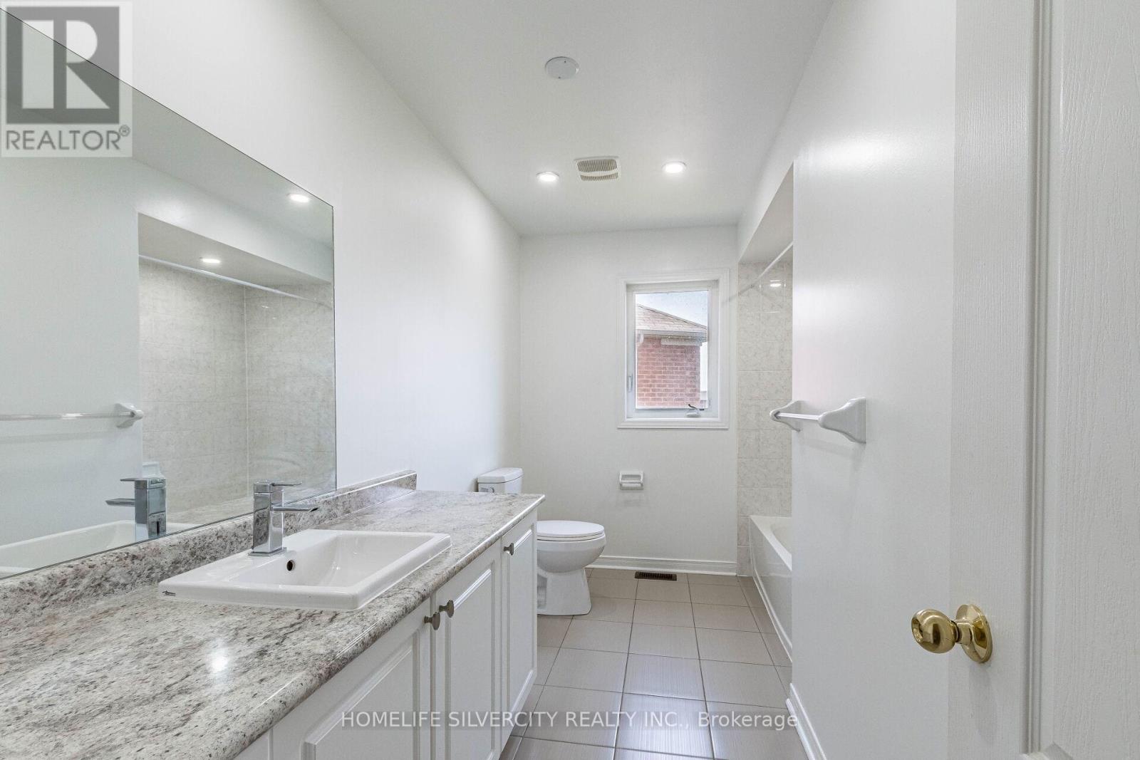42 Cookview Drive, Brampton, Ontario  L6R 3T6 - Photo 32 - W12318515