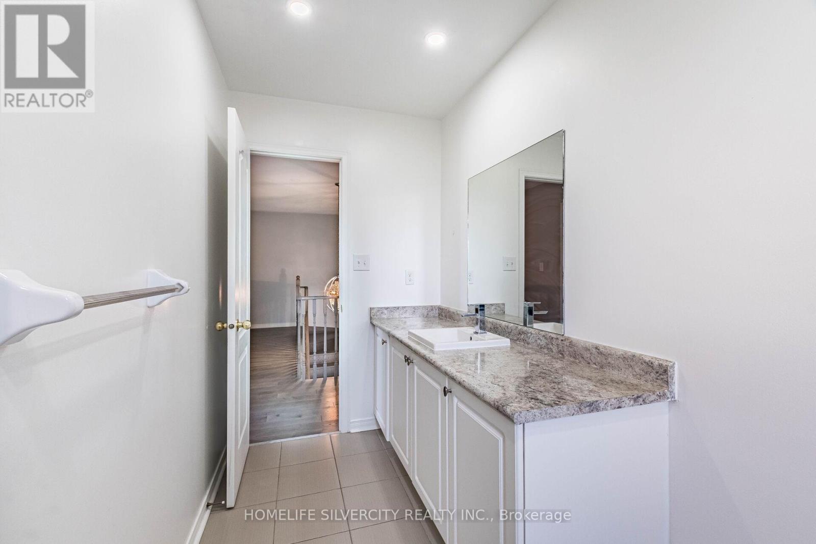 42 Cookview Drive, Brampton, Ontario  L6R 3T6 - Photo 33 - W12318515