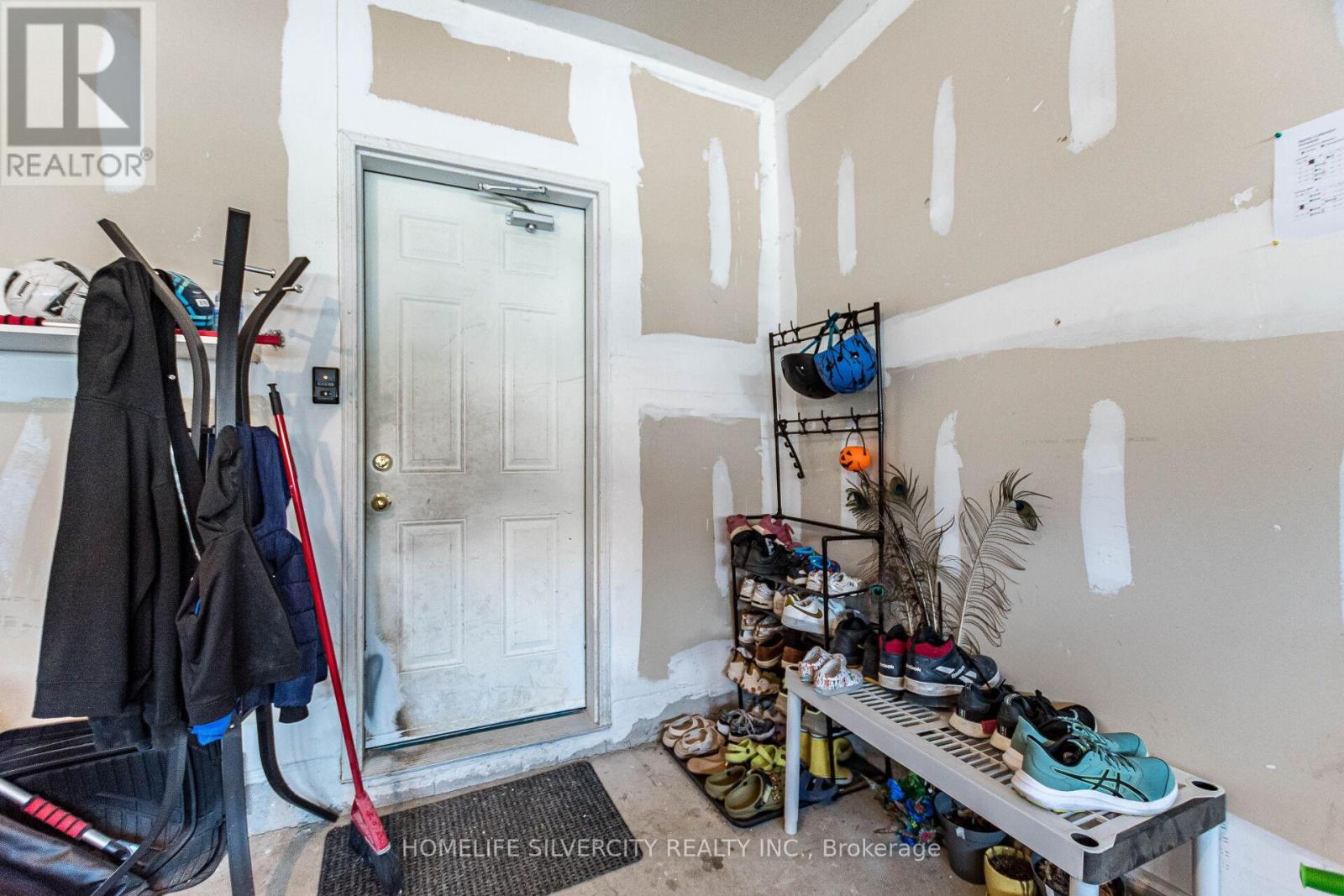 42 Cookview Drive, Brampton, Ontario  L6R 3T6 - Photo 35 - W12318515