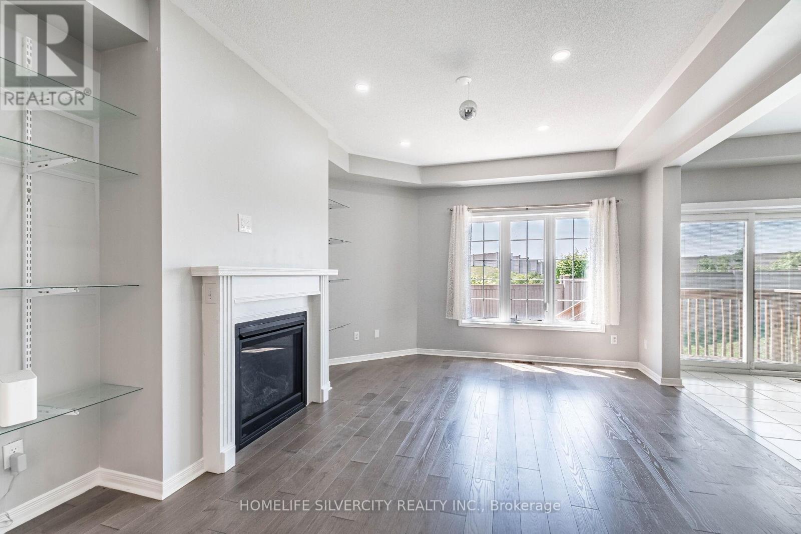 42 Cookview Drive, Brampton, Ontario  L6R 3T6 - Photo 9 - W12318515