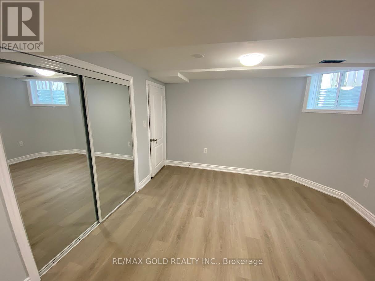 74 Brinkley Drive, Brampton, Ontario  L7A 1G5 - Photo 5 - W12318516