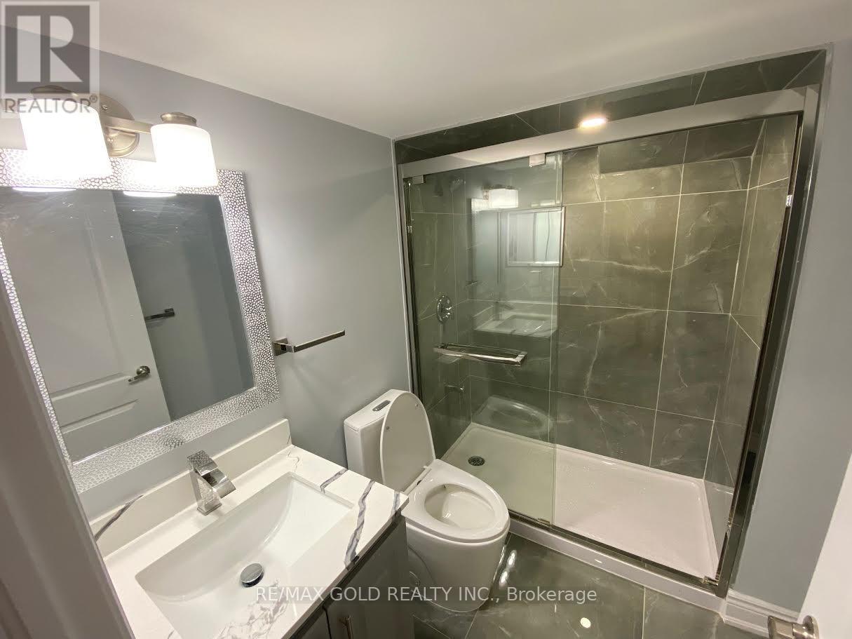 74 Brinkley Drive, Brampton, Ontario  L7A 1G5 - Photo 6 - W12318516