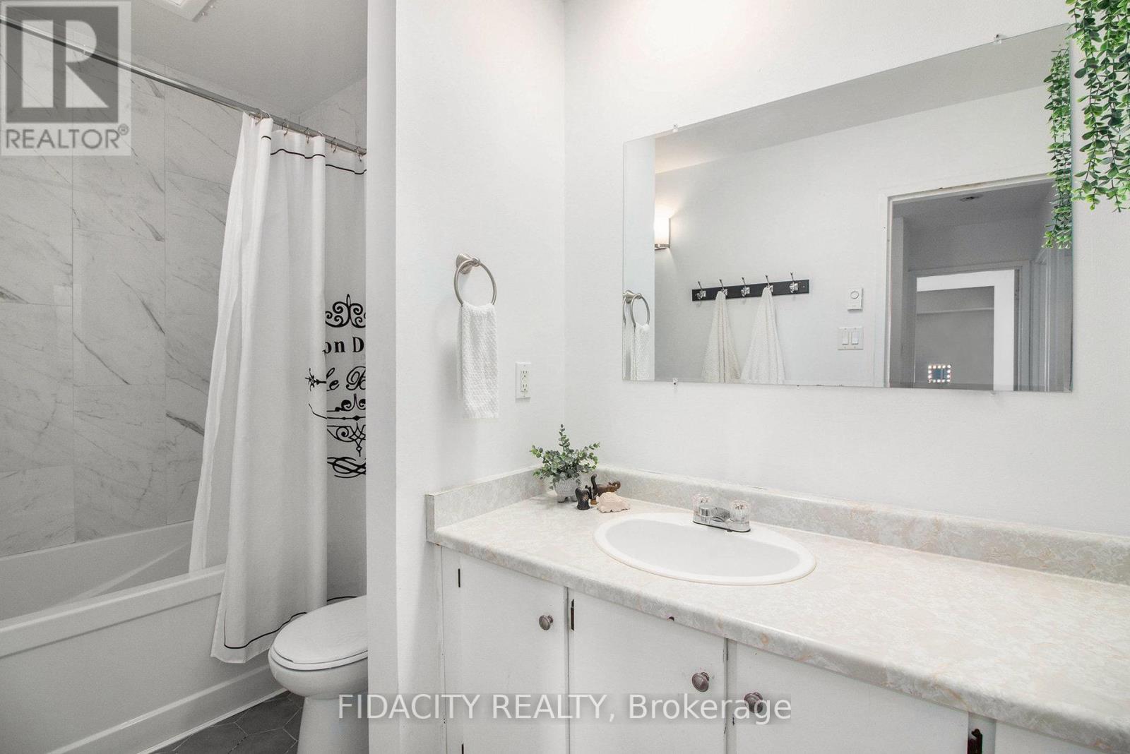 180 - 825 Cahill Drive W, Ottawa, Ontario  K1V 9N8 - Photo 17 - X12318565