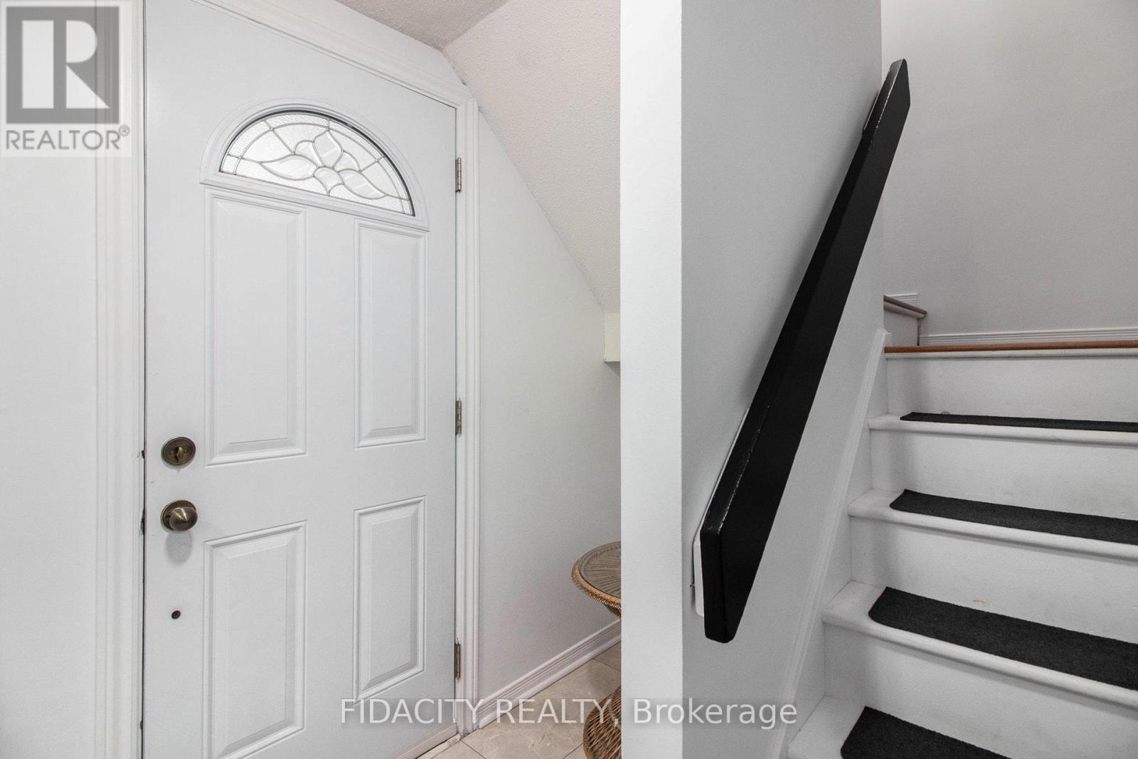 Property at 180 - 825 CAHILL DRIVE W image 3
