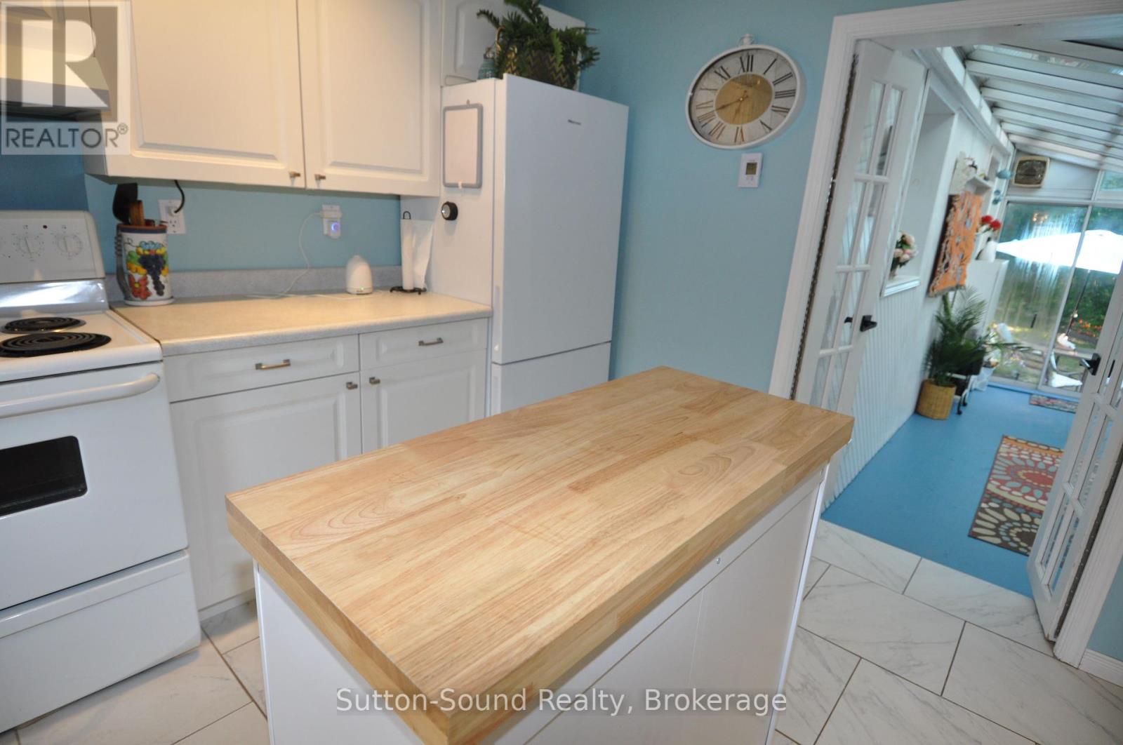 247 6th Street E, Owen Sound, Ontario  N4K 1E8 - Photo 15 - X12310472