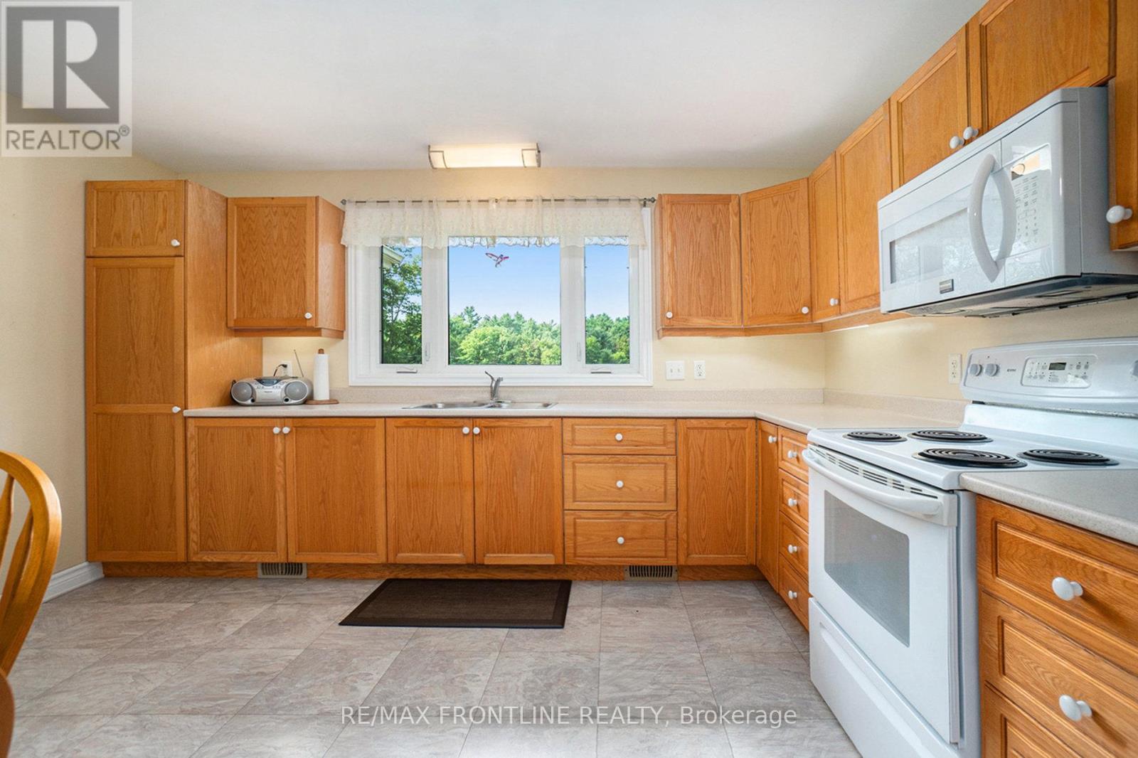 20650 Hwy 7 Highway, Tay Valley, Ontario  K0H 2B0 - Photo 17 - X12318562