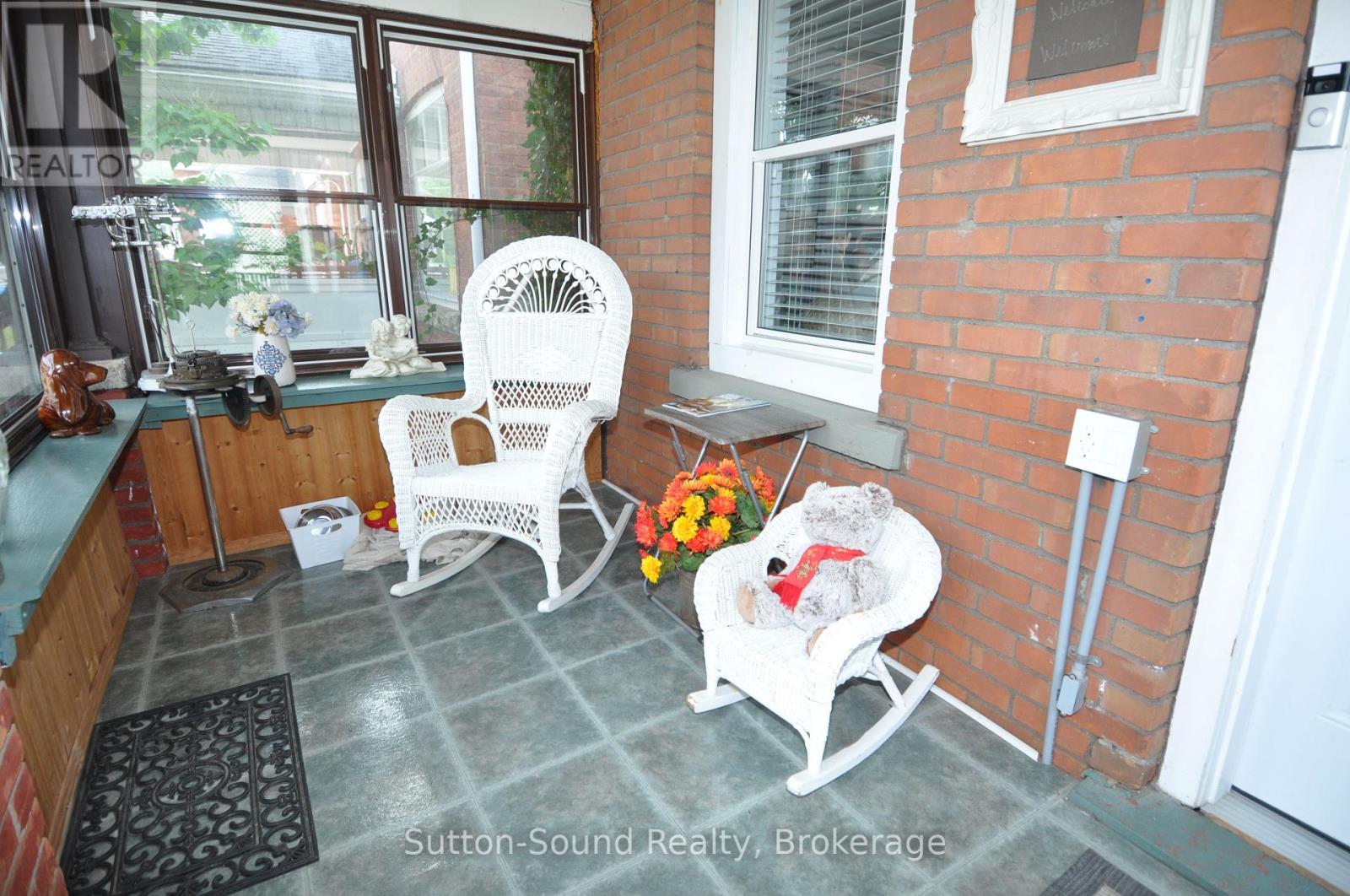 247 6th Street E, Owen Sound, Ontario  N4K 1E8 - Photo 2 - X12310472