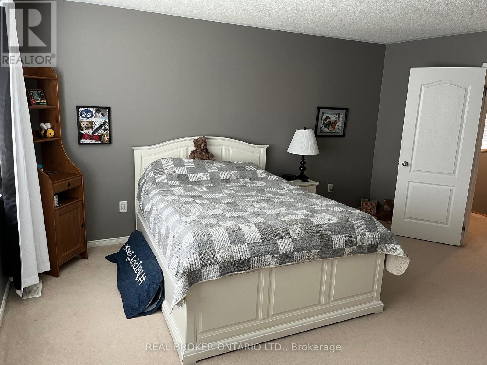 106 Russel Drive, Bradford West Gwillimbury, Ontario  L3Z 0M7 - Photo 13 - N12318566