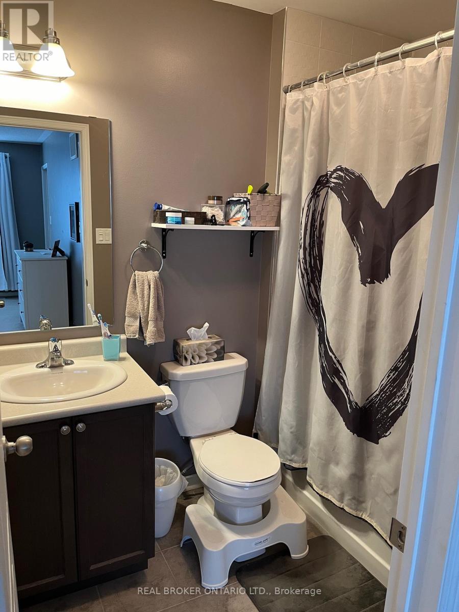 106 Russel Drive, Bradford West Gwillimbury, Ontario  L3Z 0M7 - Photo 15 - N12318566