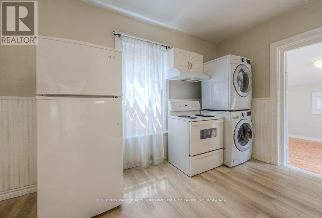12 Duke Street, Brantford, Ontario  N3T 3T3 - Photo 13 - X12318546