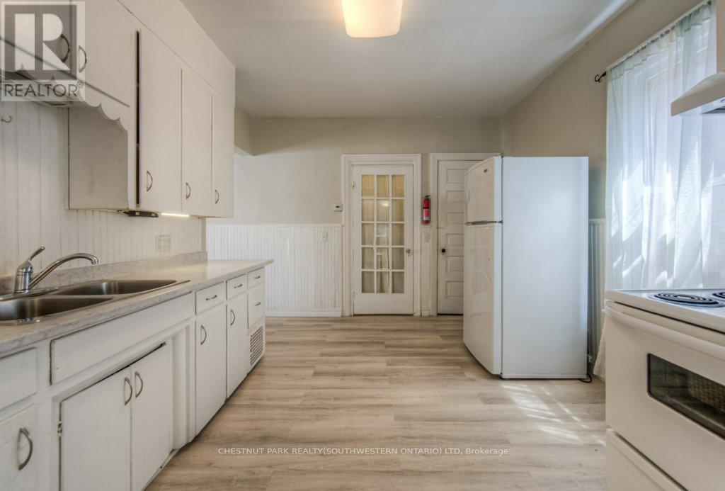 12 Duke Street, Brantford, Ontario  N3T 3T3 - Photo 15 - X12318546