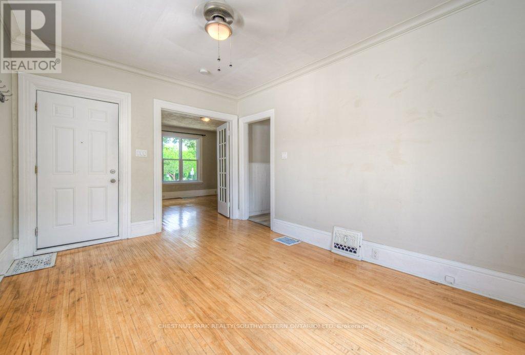 12 Duke Street, Brantford, Ontario  N3T 3T3 - Photo 8 - X12318546