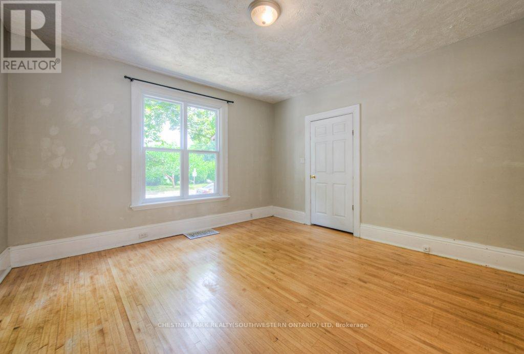 12 Duke Street, Brantford, Ontario  N3T 3T3 - Photo 9 - X12318546