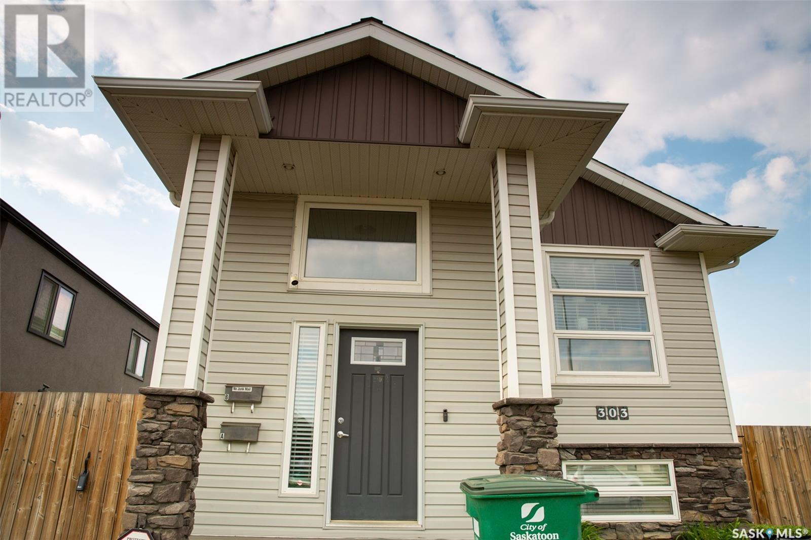 Property at 303 Rosewood BOULEVARD W image 2
