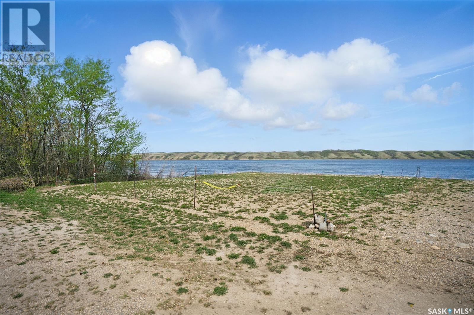 100 Maclachlan Avenue, Manitou Beach, Saskatchewan  S0K 4T1 - Photo 3 - SK014393