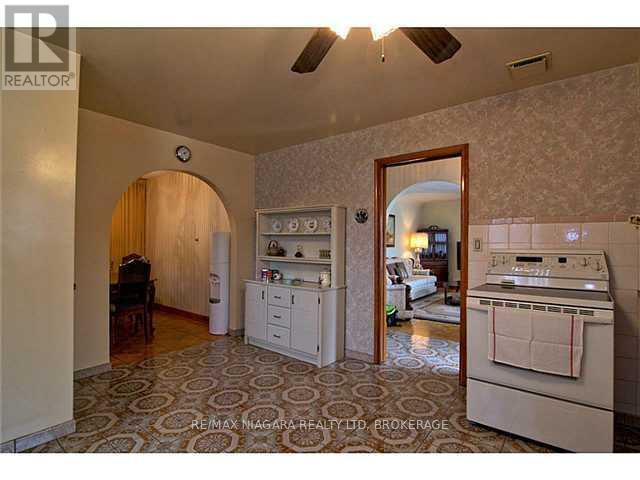 6020 Althea Street, Niagara Falls, Ontario  L2E 5G5 - Photo 10 - X12301515