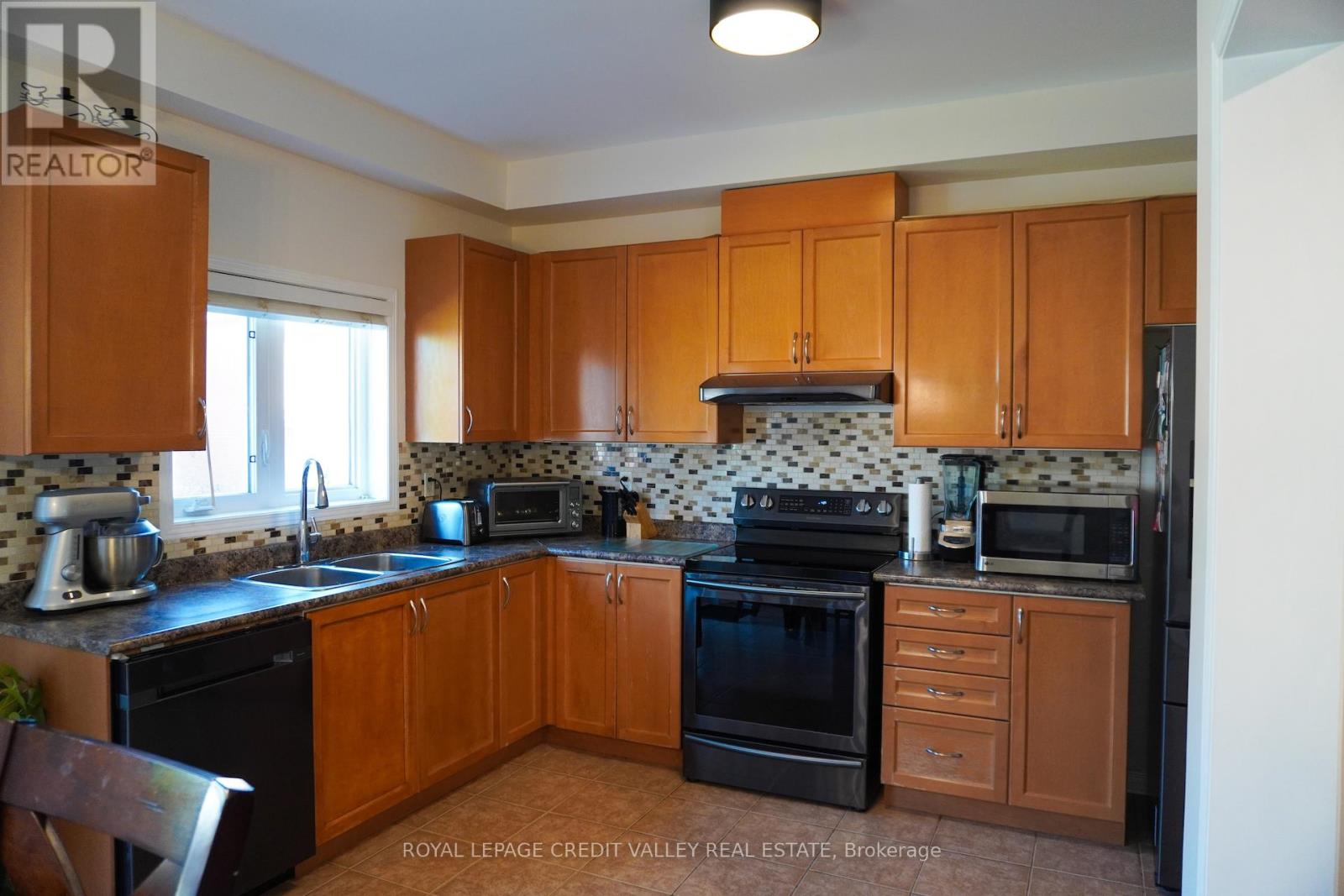 72 Kilrea Way, Brampton (Credit Valley), Ontario  L6X 0R3 - Photo 11 - W12318378