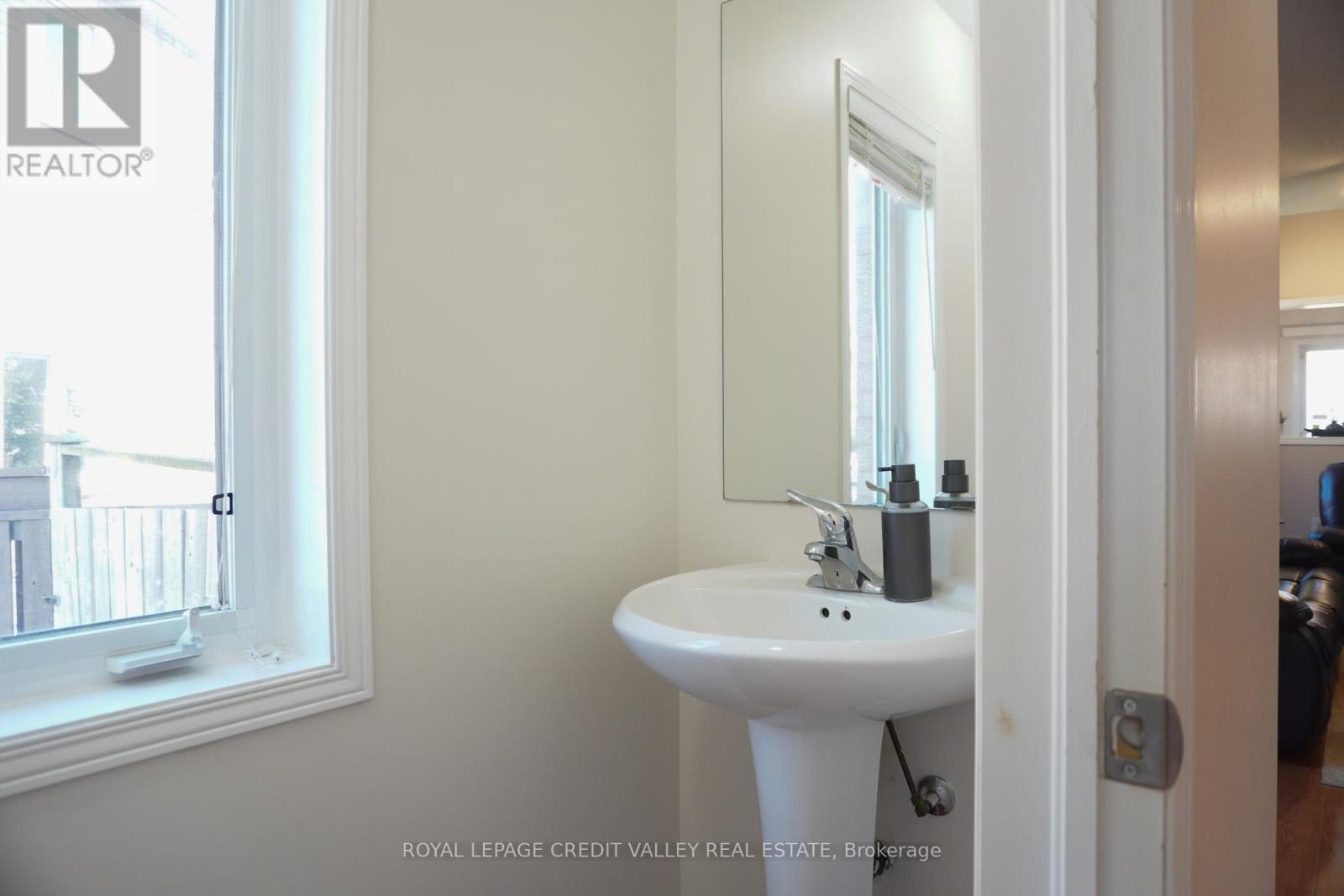 72 Kilrea Way, Brampton (Credit Valley), Ontario  L6X 0R3 - Photo 7 - W12318378