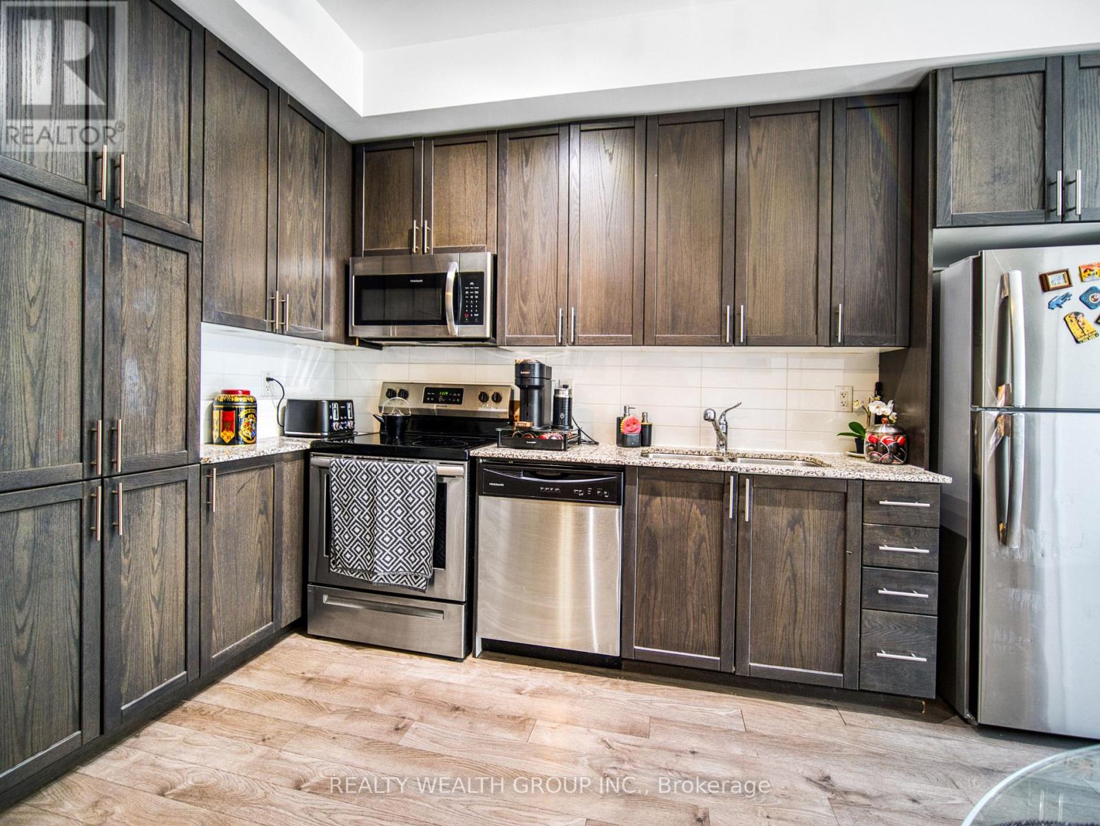 610 - 3091 Dufferin Street, Toronto (Yorkdale-Glen Park), Ontario  M6A 0C4 - Photo 10 - W12231164