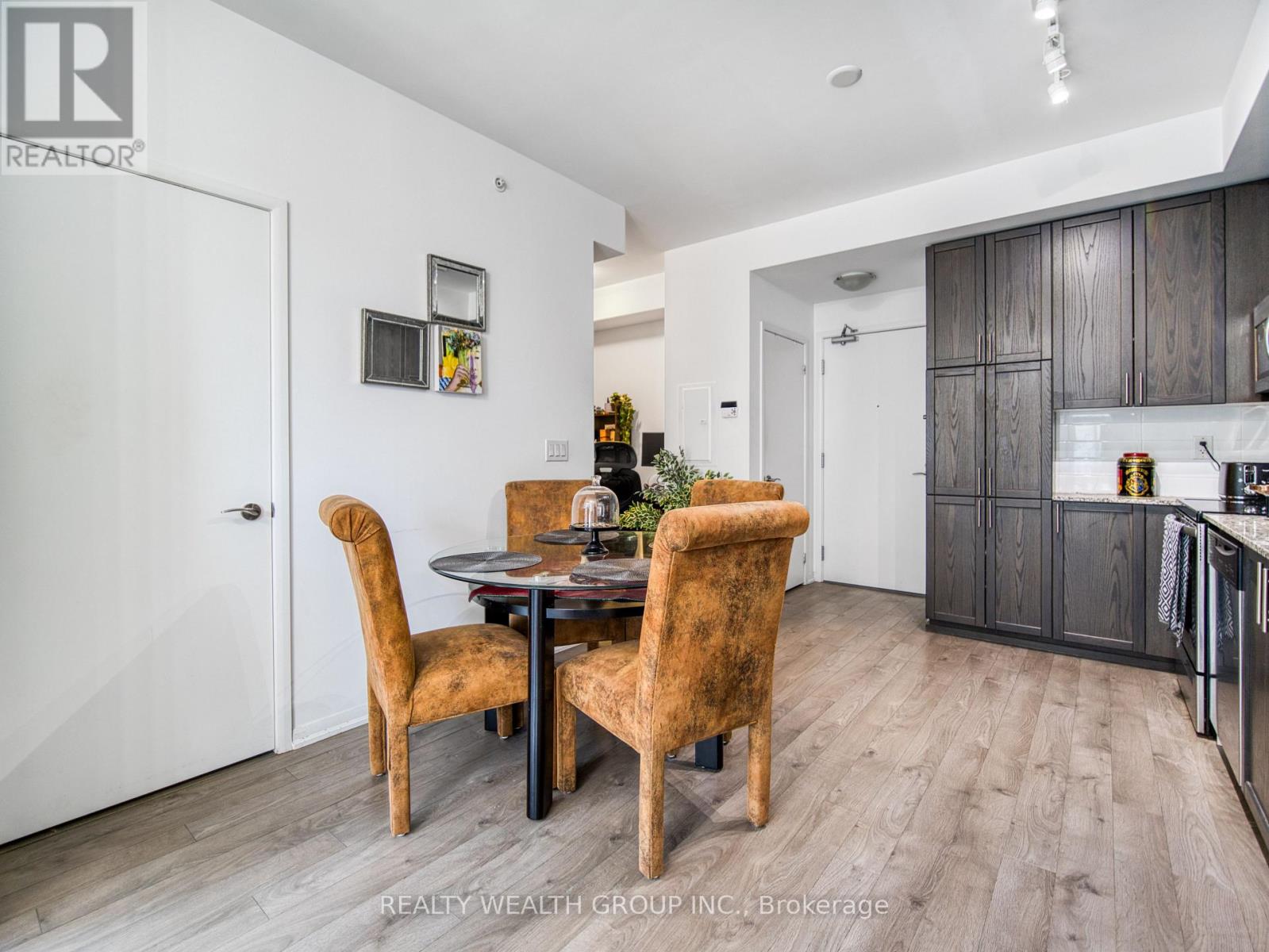 610 - 3091 Dufferin Street, Toronto (Yorkdale-Glen Park), Ontario  M6A 0C4 - Photo 12 - W12231164