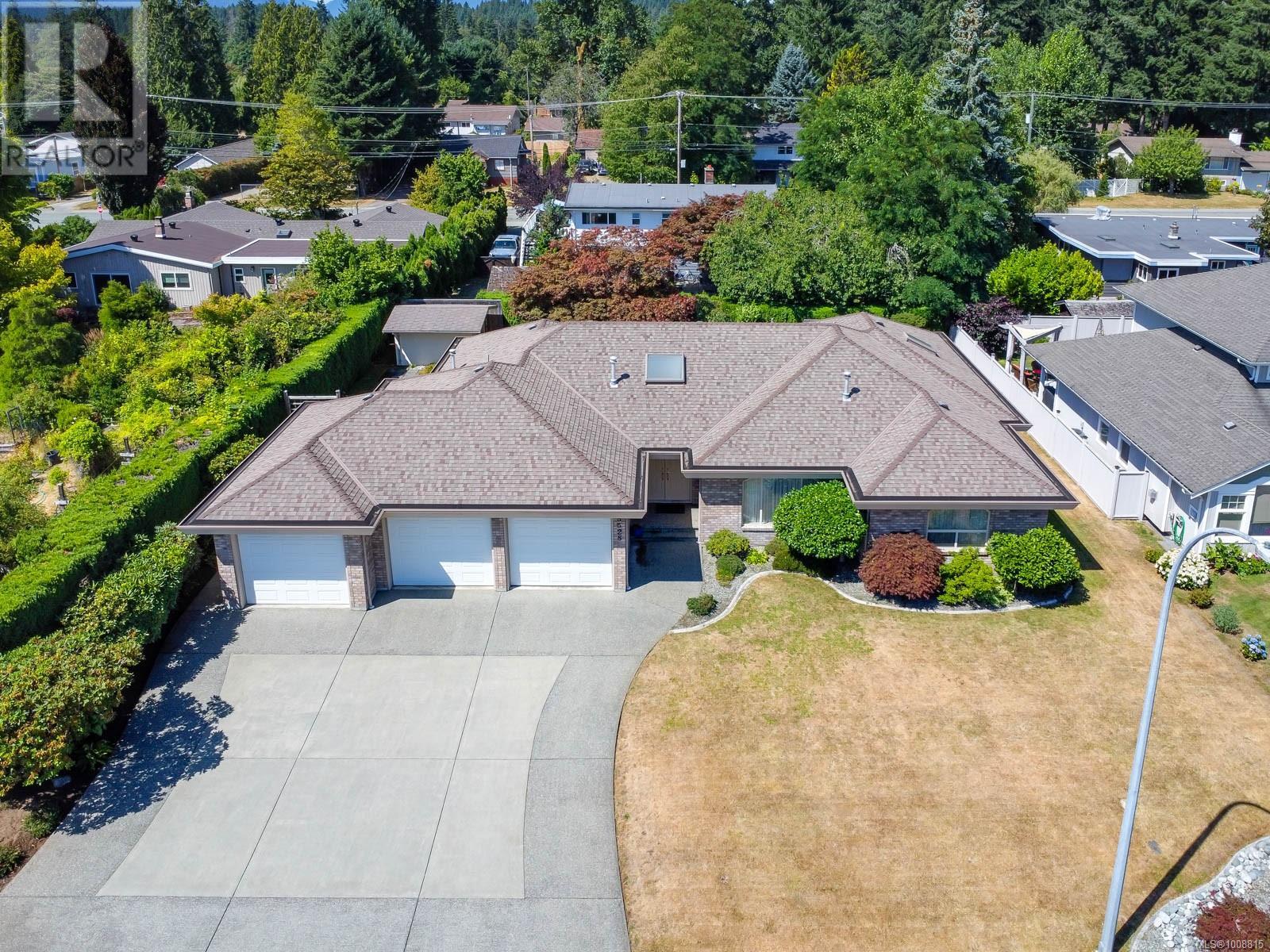 Property at 5528 Woodland Cres W image 1