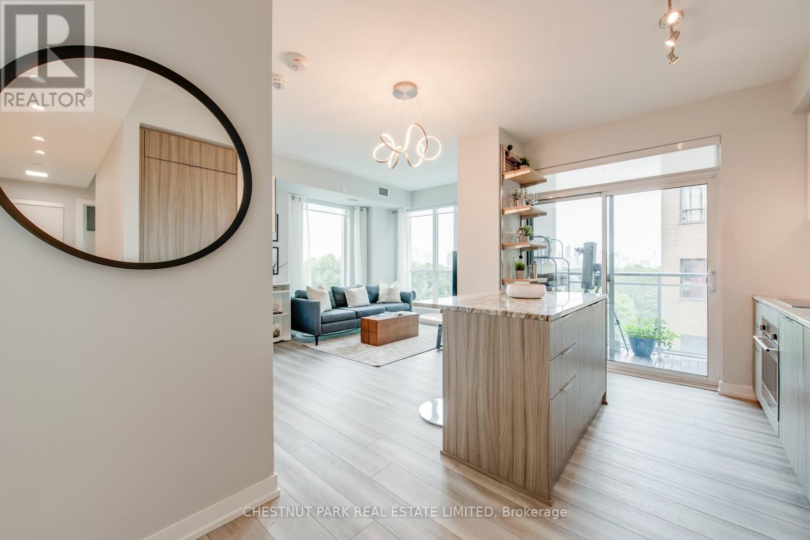 614 - 223 St. Clair Avenue W, Toronto, Ontario  M4V 0A5 - Photo 1 - C12318676