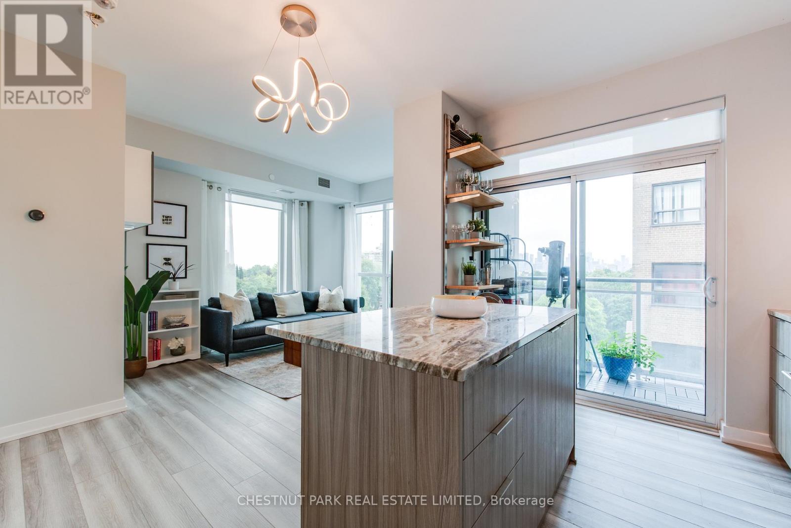 614 - 223 St. Clair Avenue W, Toronto, Ontario  M4V 0A5 - Photo 2 - C12318676