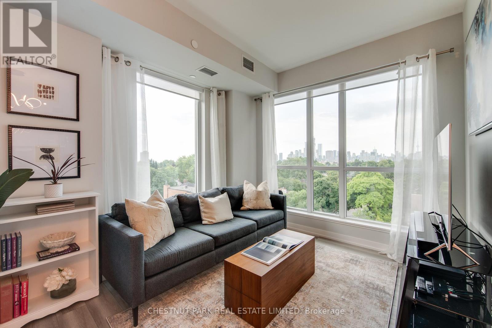 614 - 223 St. Clair Avenue W, Toronto, Ontario  M4V 0A5 - Photo 3 - C12318676