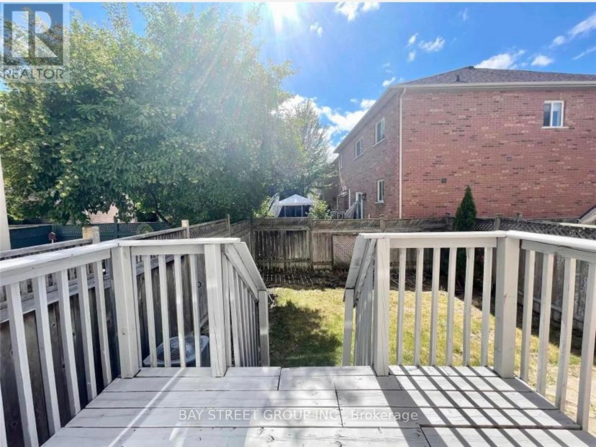 196 Kirkvalley Crescent, Aurora, Ontario  L4G 7R2 - Photo 16 - N12318656