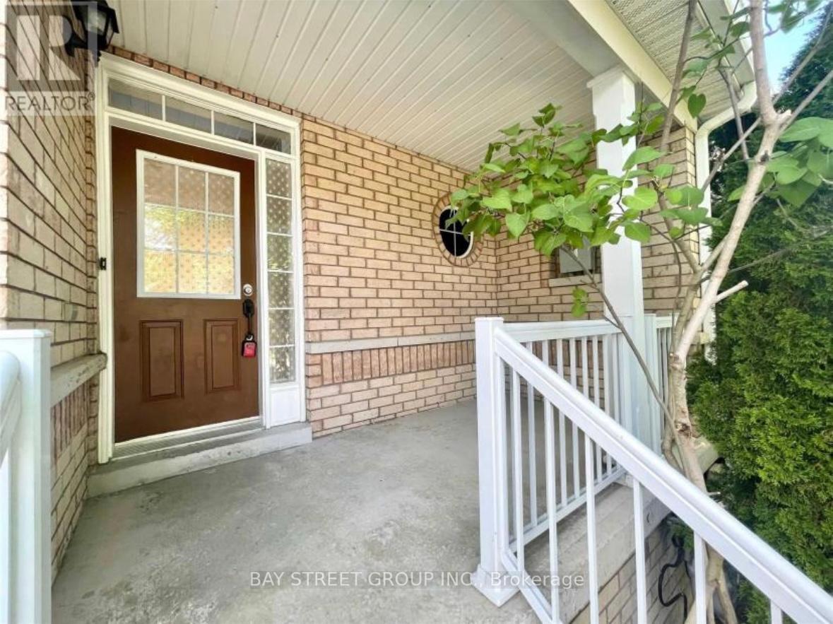 196 Kirkvalley Crescent, Aurora, Ontario  L4G 7R2 - Photo 2 - N12318656