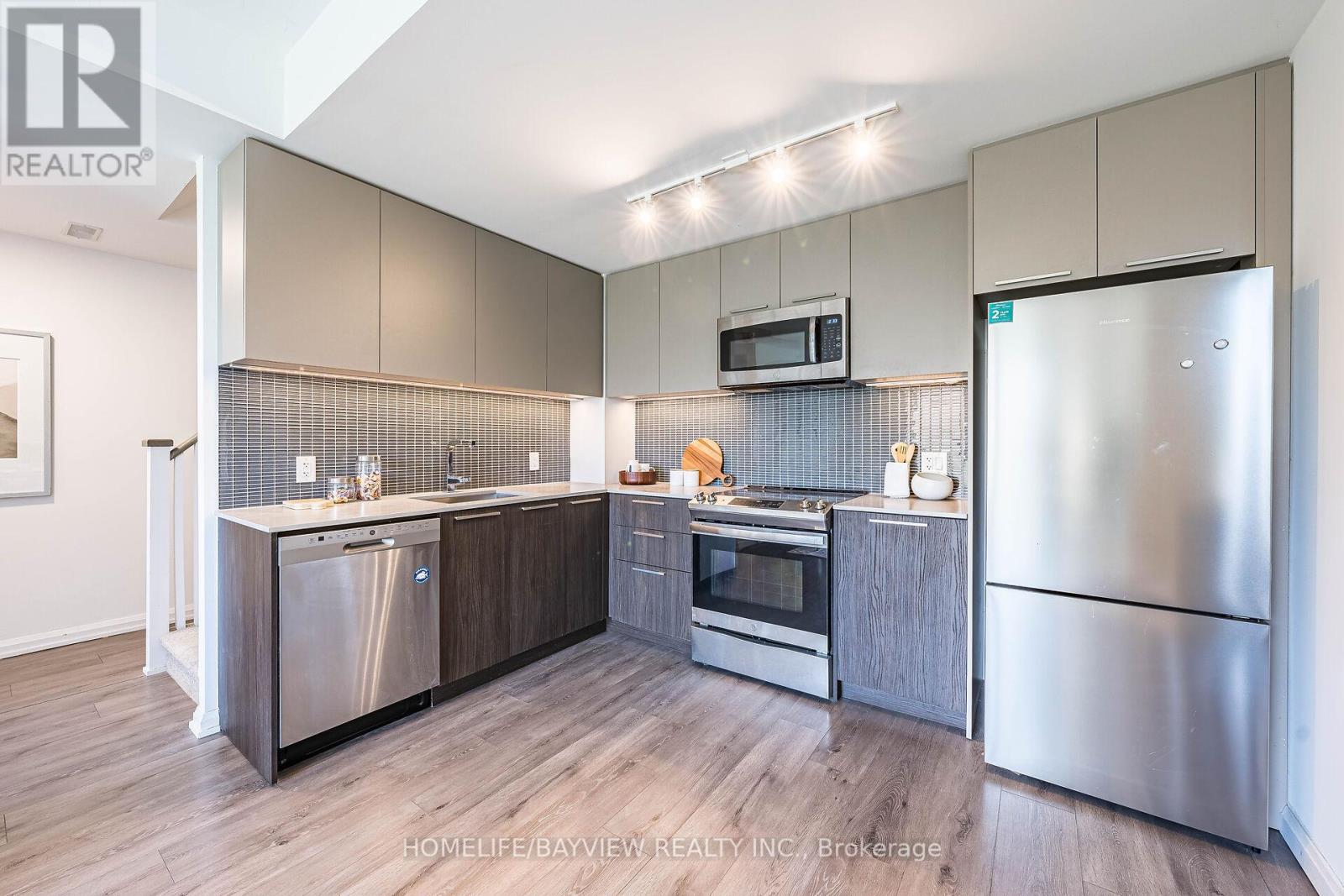 24 - 10 Brin Drive, Toronto, Ontario  M8X 0B3 - Photo 7 - W12318662