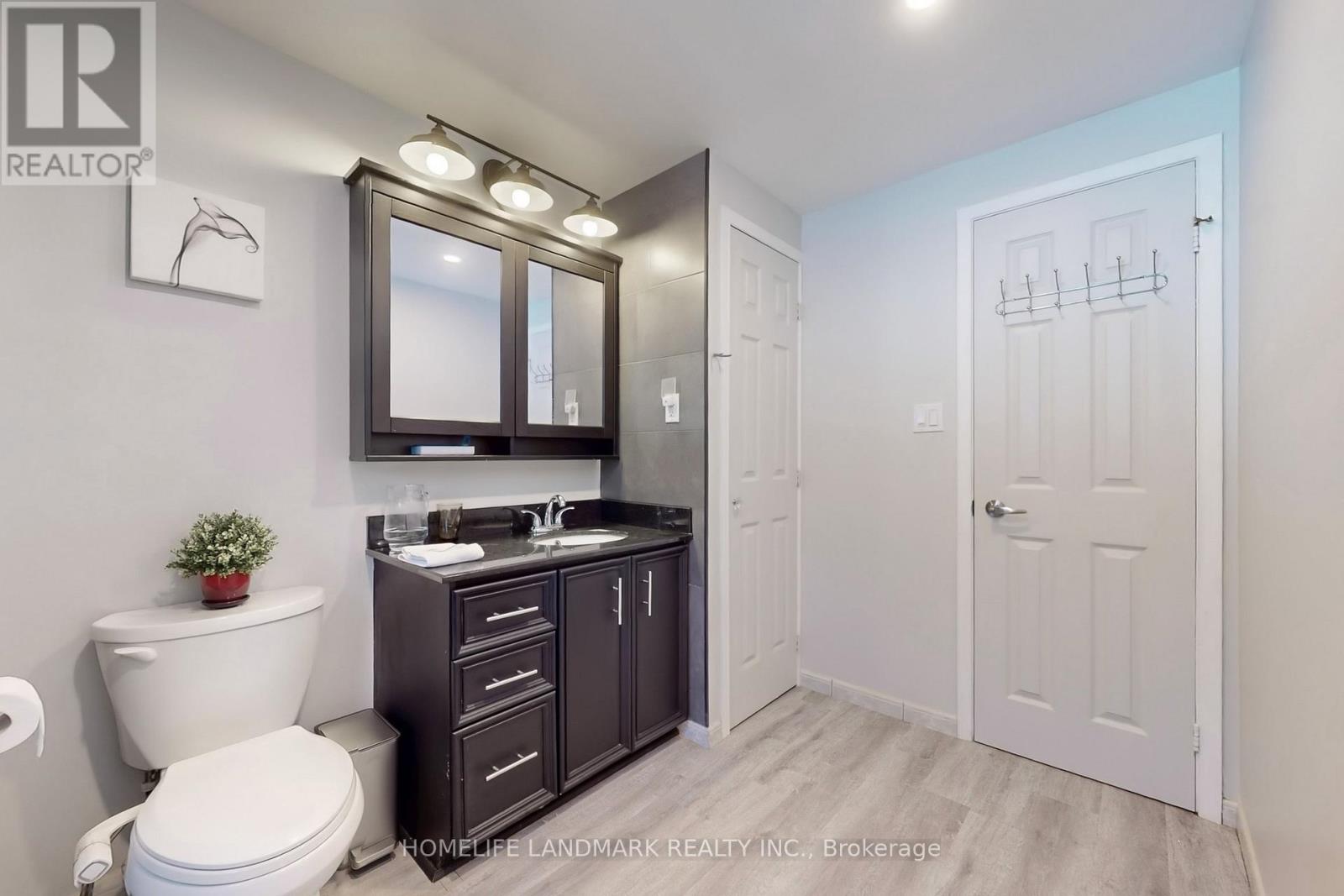 2603 Bromsgrove Road, Mississauga, Ontario  L5J 1M1 - Photo 19 - W12318666